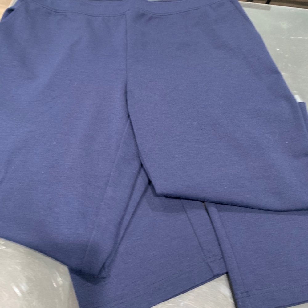 Women’s navy blue Chico’s Weekend Pants